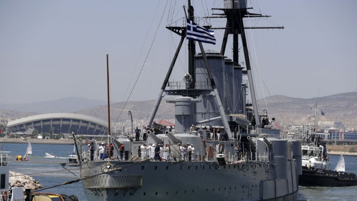 Century-old warship returns to Athens after repairs (PHOTOS)