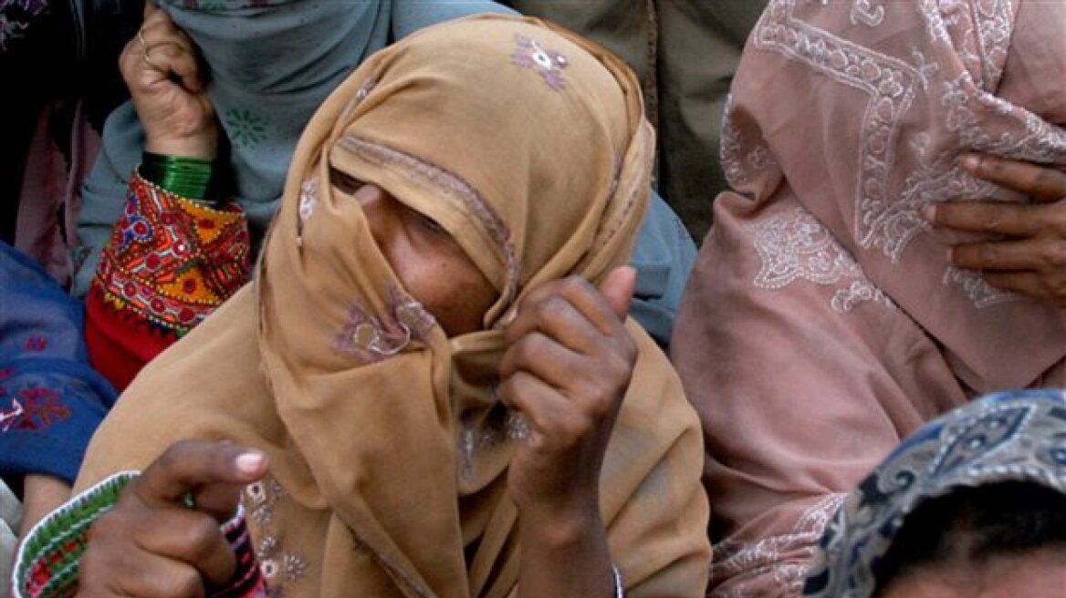 Φρίκη στο Πακιστάν: Διέταξαν τον βιασμό έφηβης, για να τιμωρήσουν τον αδελφό της