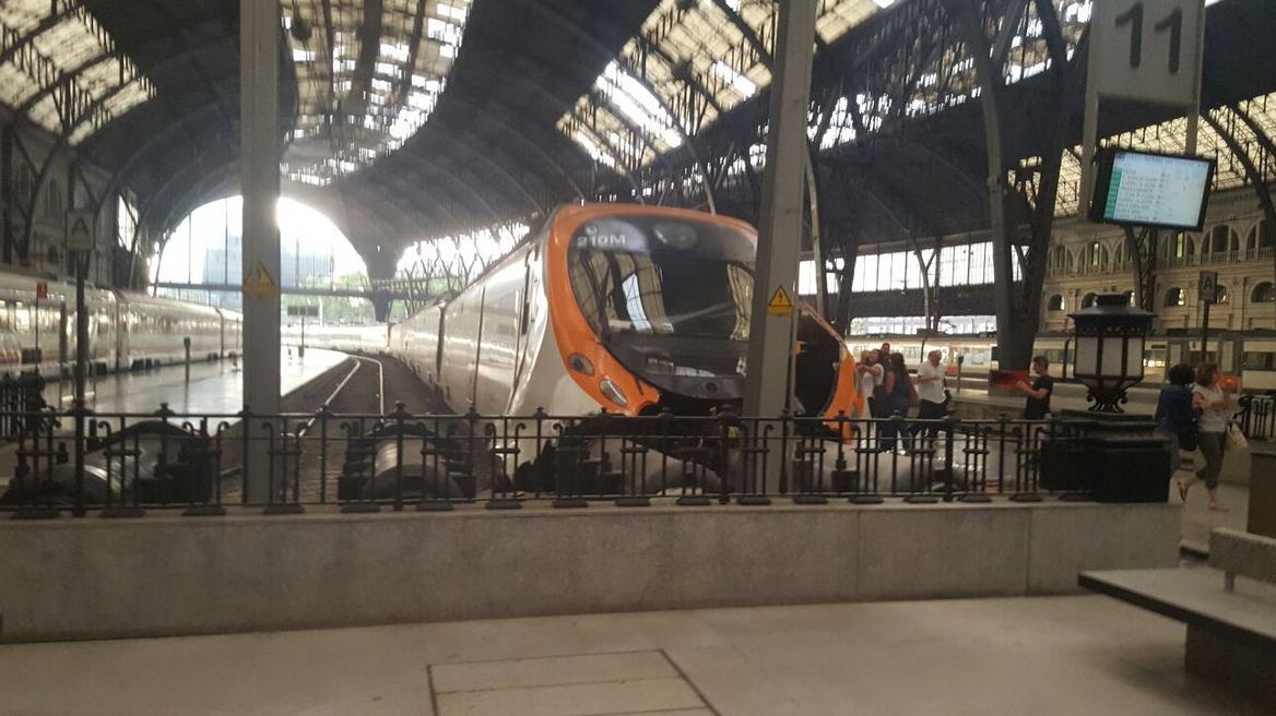 Ατύχημα με τρένο σε σταθμό στη Βαρκελώνη - Τουλάχιστον 48 οι τραυματίες