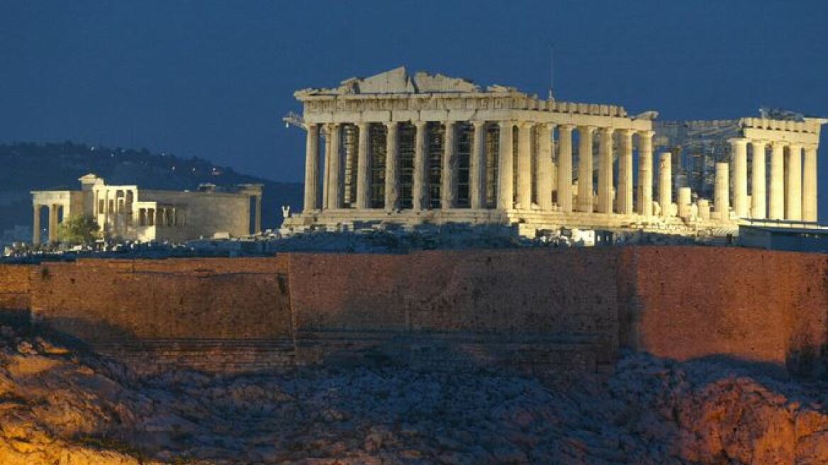 Ιταλία: «Στον σωστό δρόμο η Ελλάδα ώστε τα ομόλογά της να γίνουν αντικείμενο ανταλλαγών της ΕΚΤ»
