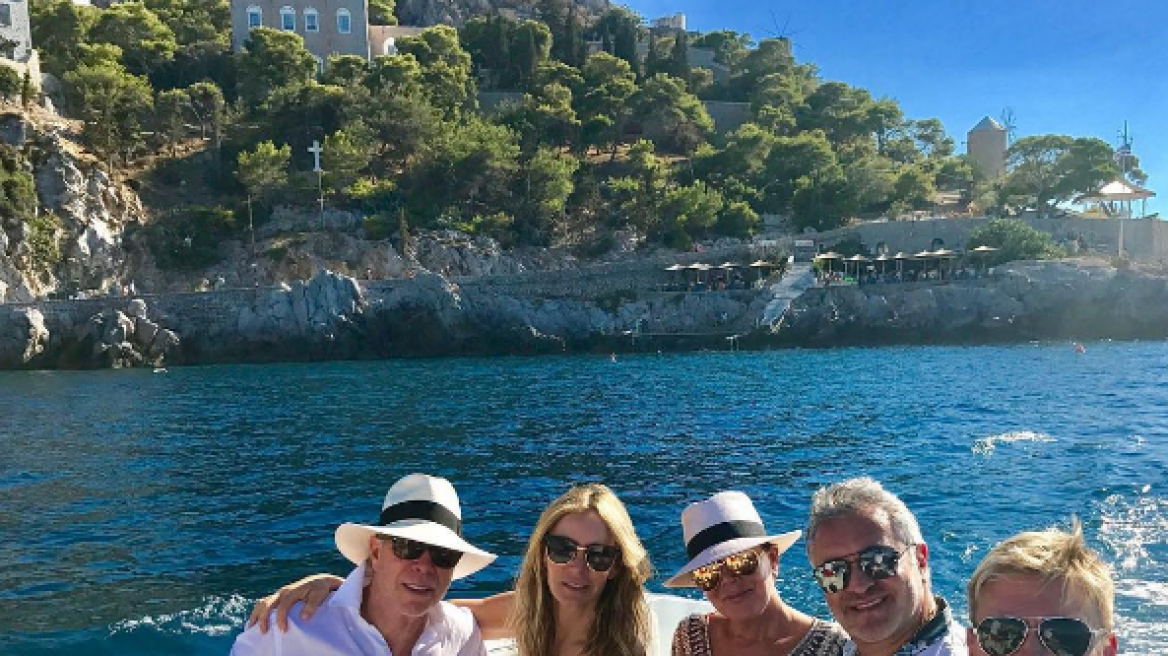 Κρις Τζένερ - Τόμι Χίλφιγκερ και η παρέα τους «οργώνουν» τα ελληνικά νησιά 