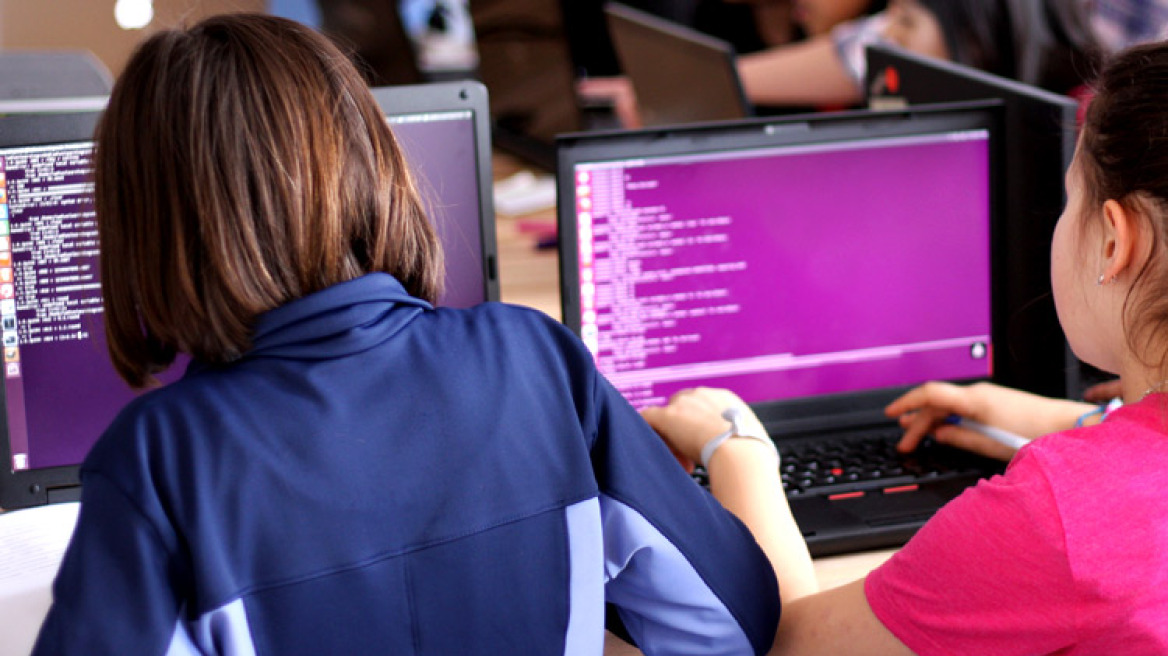 Μαθήματα ψηφιακού κώδικα για μαθήτριες 12-17 ετών