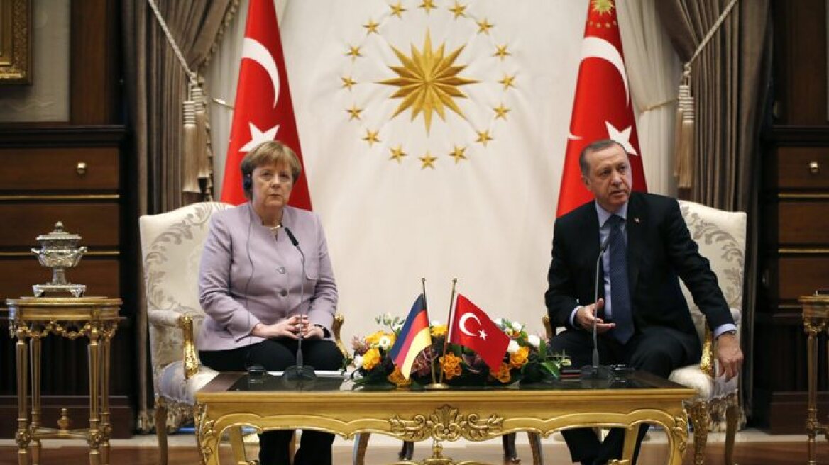 ΕΕ - Τουρκία: Το Βερολίνο ζητά την αναστολή των διαπραγματεύσεων για την τελωνειακή ένωση
