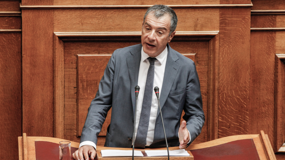 Θεοδωράκης: Δεν δίνεται άσυλο στη διακίνηση ιδεών αλλά στους τραμπούκους