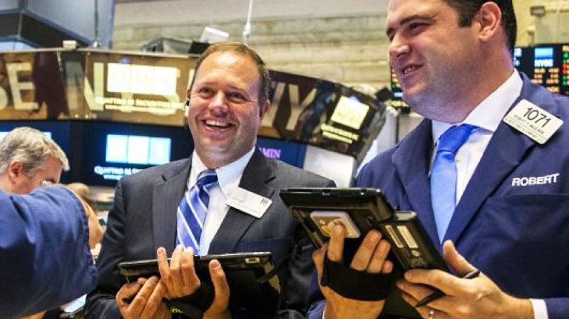 Για πρώτη φορά στην ιστορία ο Dow Jones ξεπέρασε τις 22.000 μονάδες 