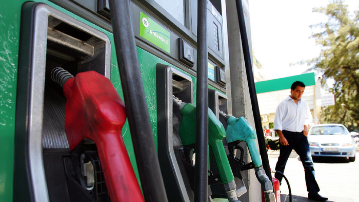 Τρίπολη: Χάλασε ο αυτόματος πωλητής σε βενζινάδικο και έβαζαν βενζίνη δωρεάν!