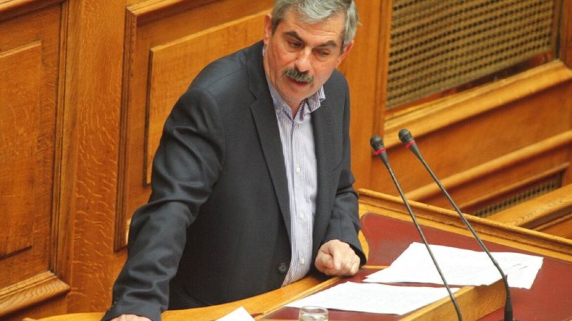 Πετράκος: Ο Δραγασάκης είχε έτοιμη τροπολογία για την εθνικοποίηση των τραπεζών