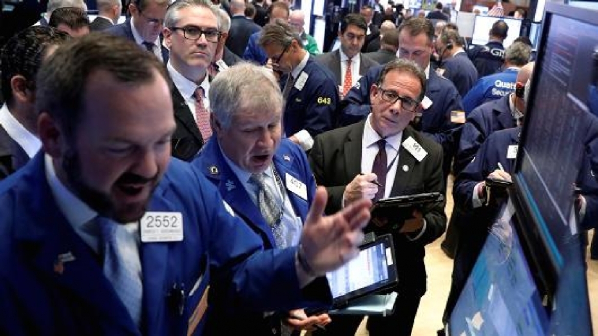 Κατοχύρωση κερδών στη Wall Street μετά το χθεσινό ρεκόρ