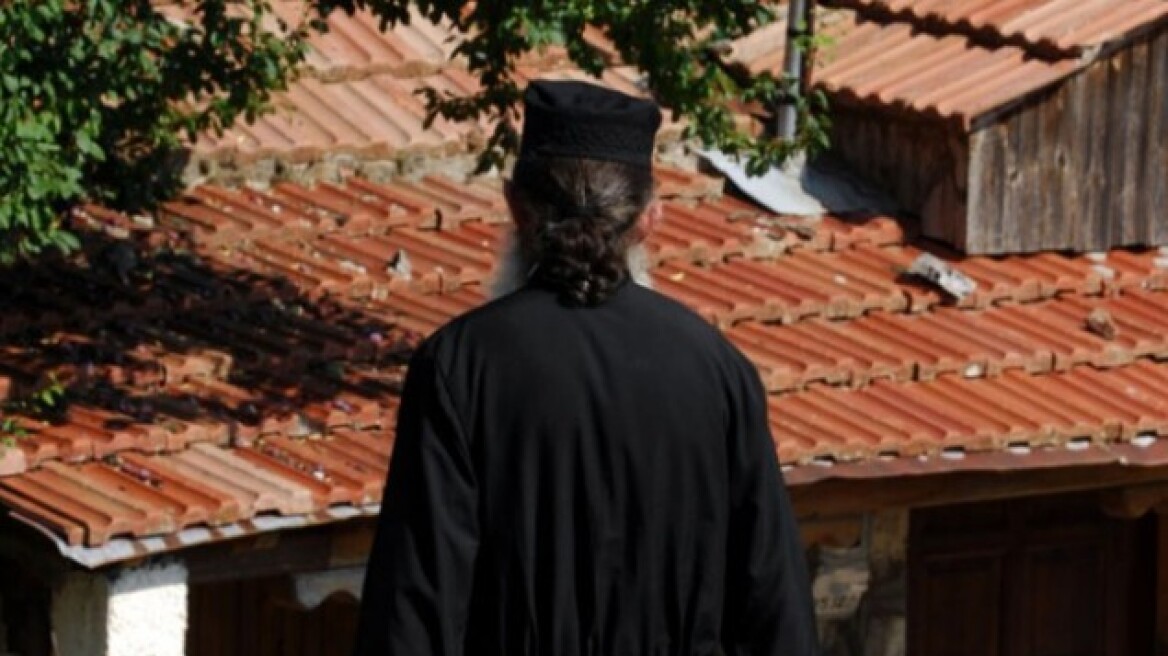 Κρήτη: Συνελήφθη ιερέας με ναρκωτικά και σφαίρες!