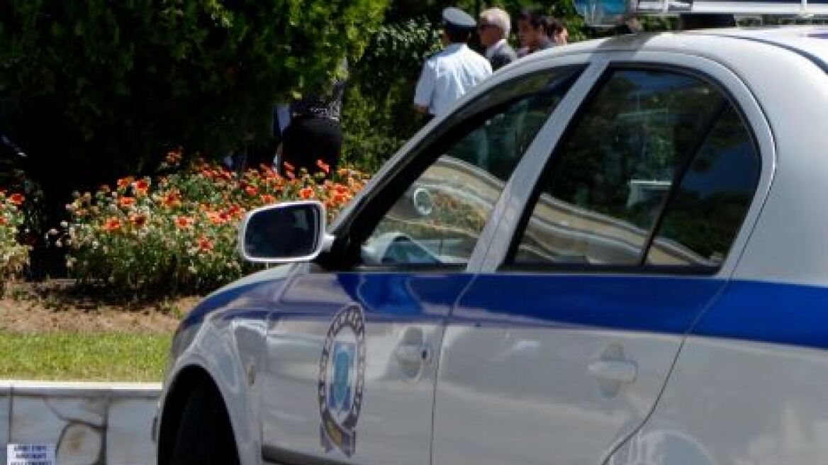 Οικογενειακή τραγωδία στην Χαλκίδα: Παρέσυρε  την έγκυο γυναίκα του, ενώ πάρκαρε