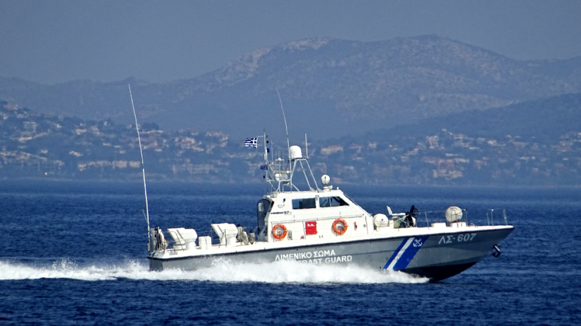 Αυστηροί έλεγχοι σε τουριστικά σκάφη: Διαδρομή στη Σαντορίνη «γράφτηκε» για 200, αντί για 1.500 ευρώ