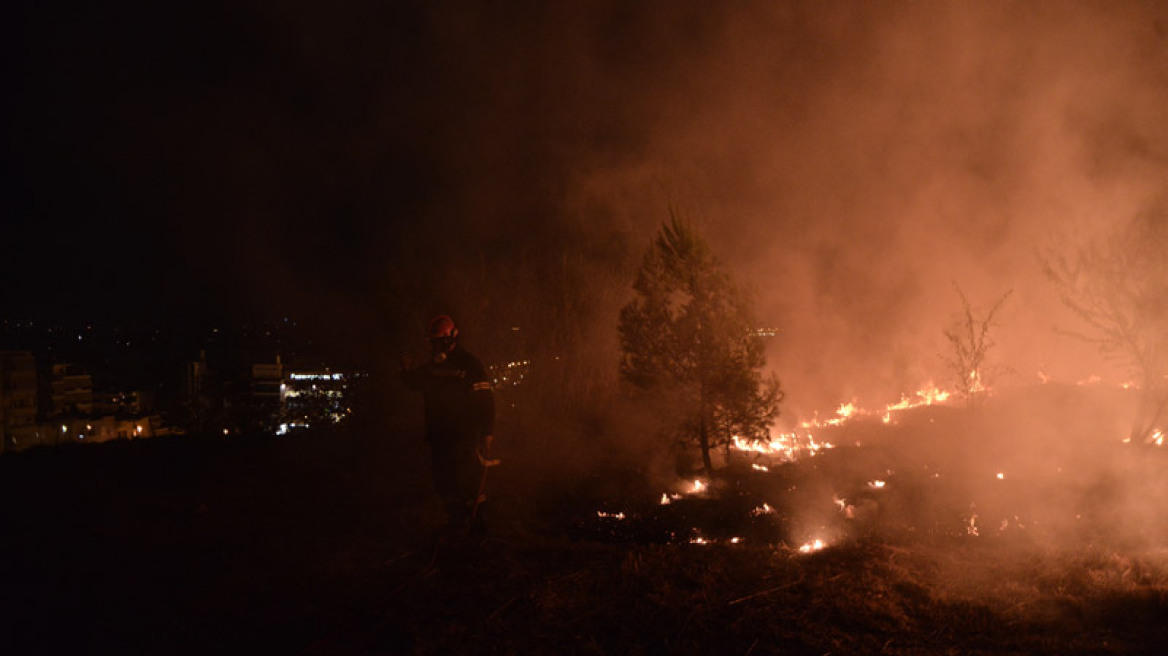 Εμπρησμό βλέπει πίσω από την χθεσινή φωτιά στο Άλσος Βεΐκου η Πυροσβεστική