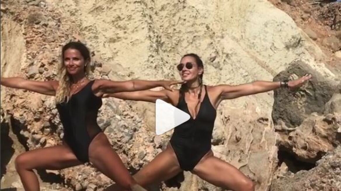 Βίντεο: Ελένη Πετρουλάκη και Σόφη Πασχάλη κάνουν yoga στην παραλία 