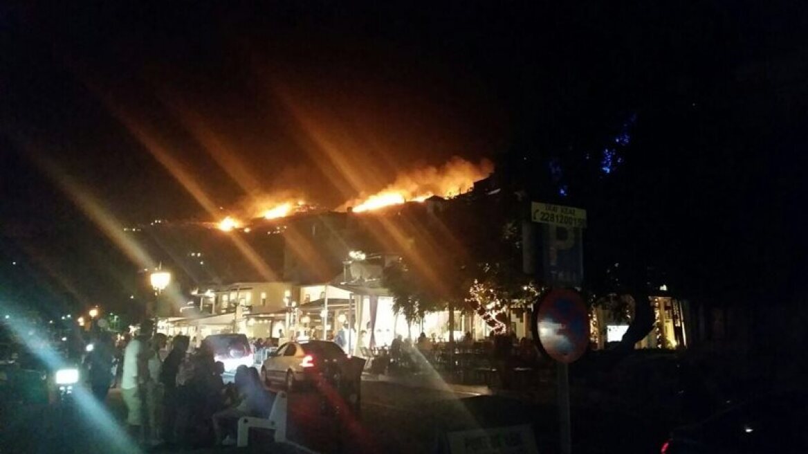 Ενισχύσεις από την Αθήνα για την αντιμετώπιση της πυρκαγιάς στη Τζιά