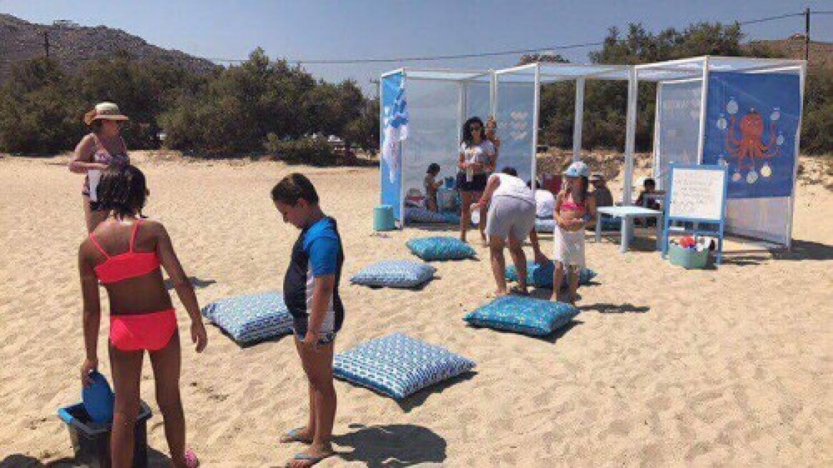 Μύκονος: Στην παραλία που έχασε το παιδί του, ίδρυσε κέντρο για την ασφάλεια στη θάλασσα