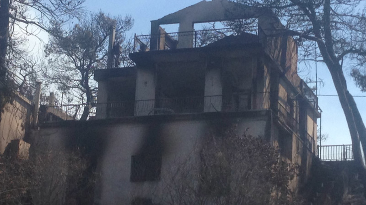 Οι κάτοικοι στον Κάλαμο καταγγέλουν: Καθυστέρησαν δύο ώρες να πάνε στην πυρκαγιά