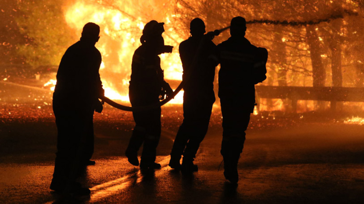 Εποχικοί πυροσβέστες: Θέλουμε να πάμε στις φωτιές αλλά δεν μας αφήνουν! 