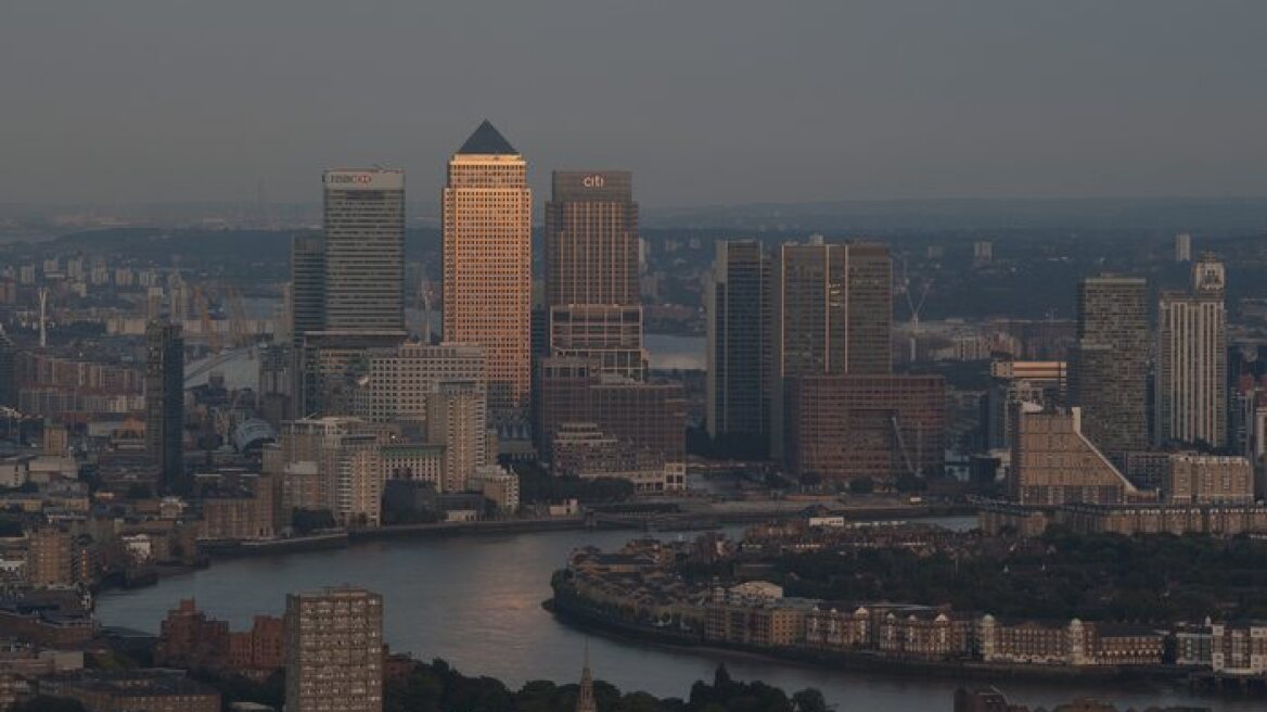 Άντρας αυτοκτόνησε από τον 7ο όροφο του Χρηματιστηρίου του Λονδίνου