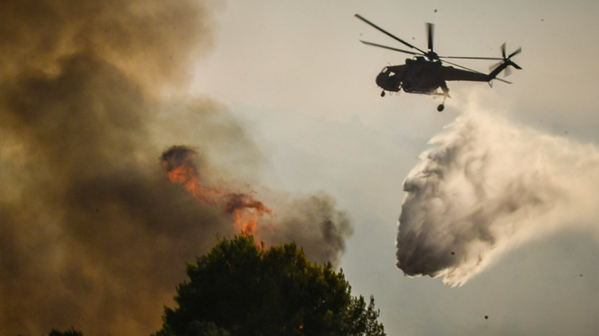 Ηλεία: Εκκενώνουν το χωριό Περιστέρι - Τώρα έστειλαν δύο ελικόπτερα