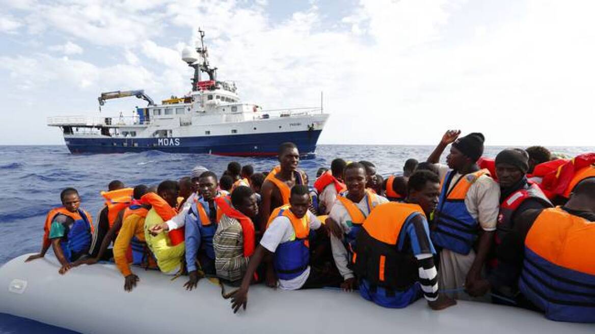 Κατά κύματα φθάνουν οι μετανάστες στην Ισπανία: 600 διασώθηκαν σήμερα στη θάλασσα 