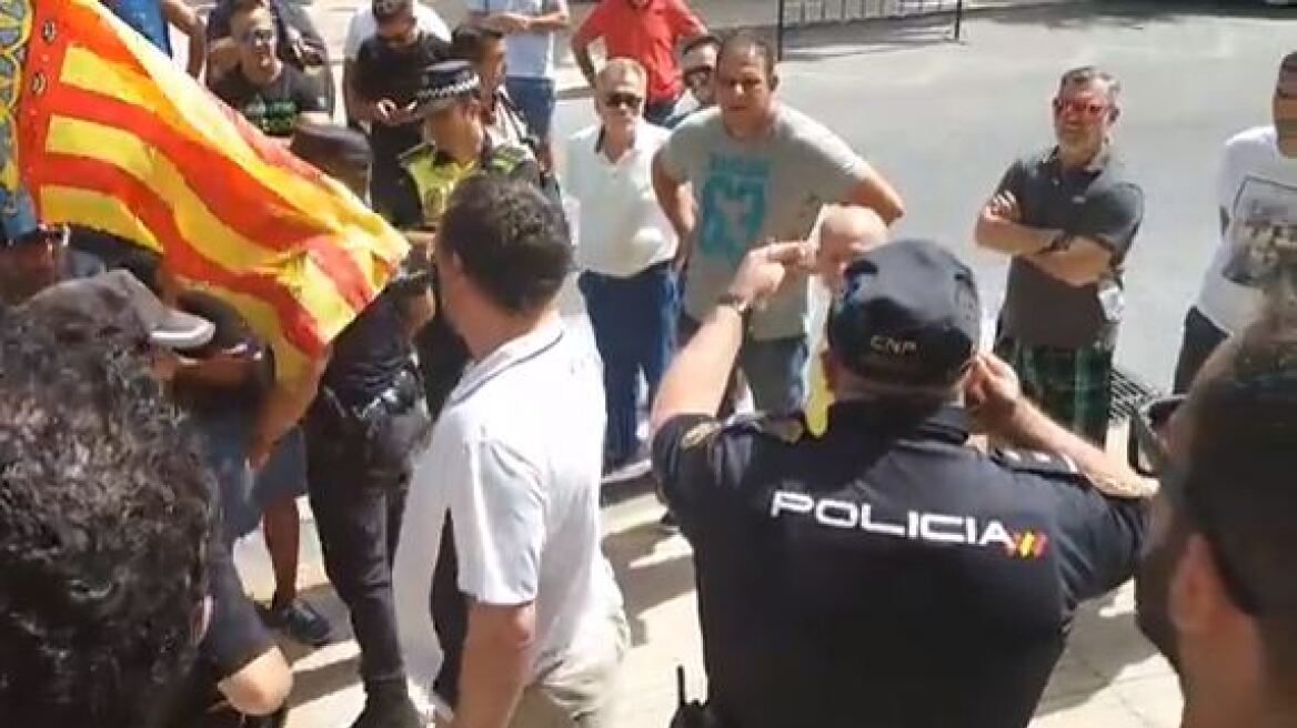 Ισπανία: Οδηγοί ταξί προκάλεσαν ζημιές σε 15 οχήματα της εταιρείας Cabify