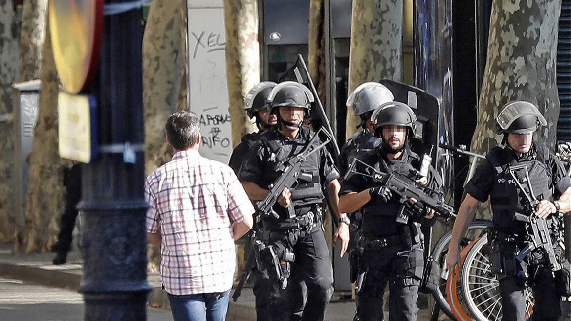 Reuters: Οχτώ ήταν οι τρομοκράτες που έσπειραν τον θάνατο στην Καταλονία
