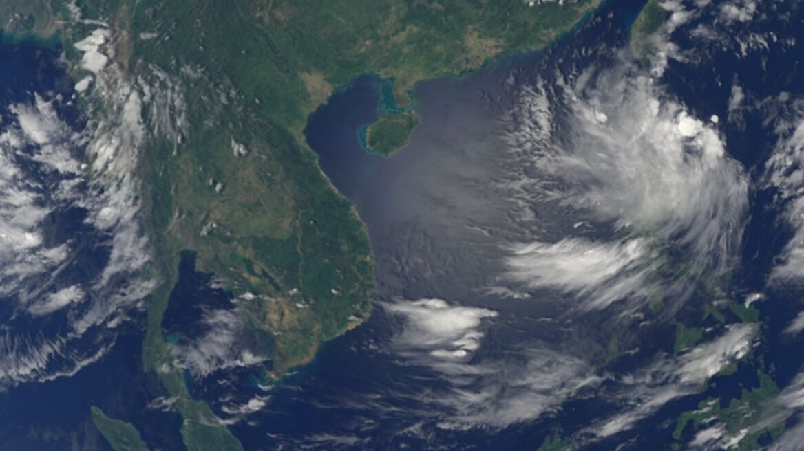 Κίνα: Προ των πυλών ο τυφώνας «Χάτο» - Ο 13ος που χτυπά τη χώρα φέτος
