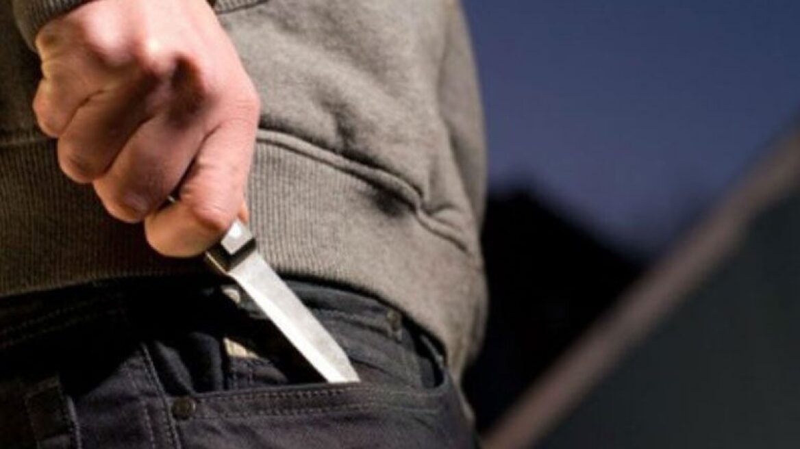 Αγρίνιο: Ανθρωποκυνηγητό για 40χρονο που μαχαίρωσε νεαρό