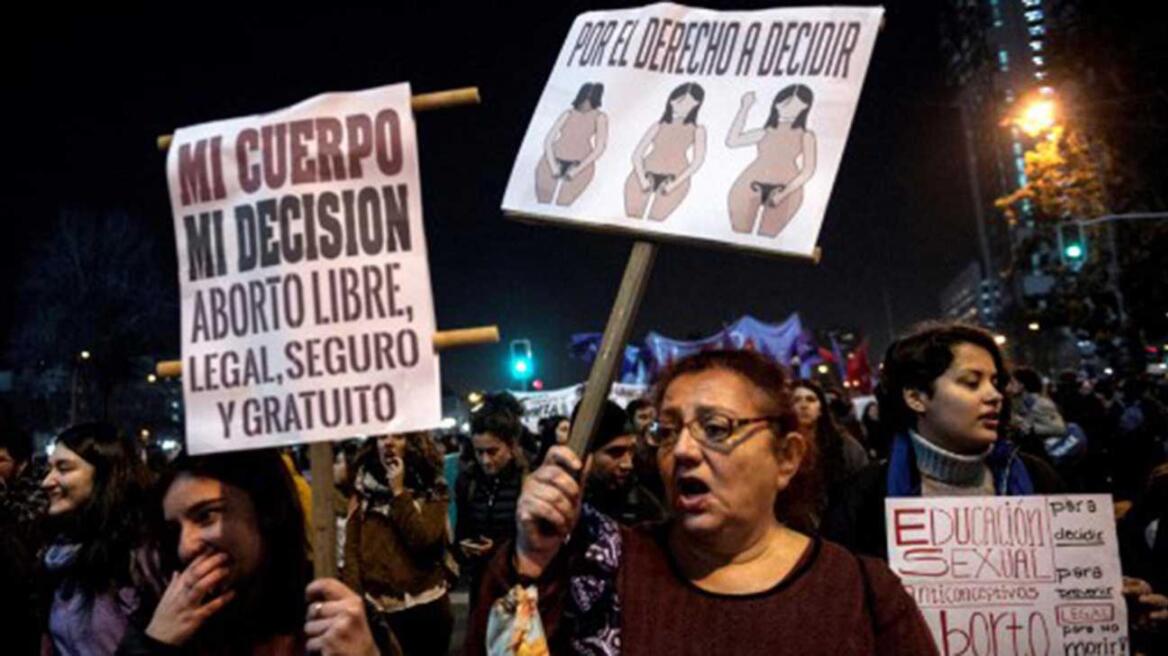 Χιλή: Πράσινο φως για την αποποινικοποίηση των αμβλώσεων