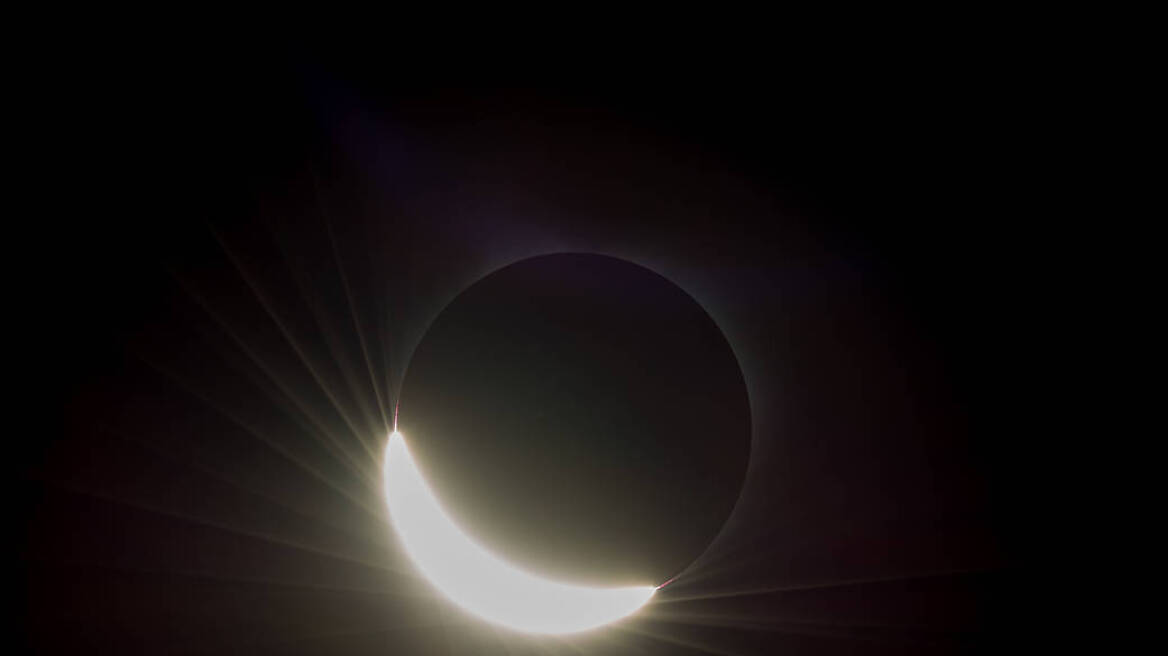 Εκπληκτικές εικόνες της NASA από την ολική έκλειψη ηλίου