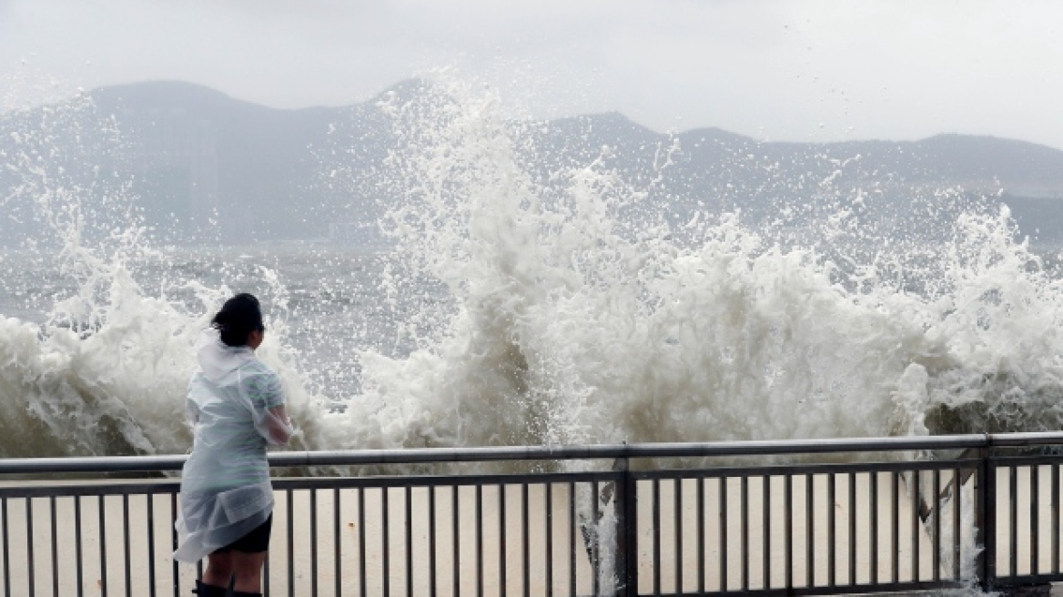 Καταστροφικό το πέρασμα του τυφώνα Χάτο: 6 νεκροί σε Μακάο και Χονγκ Κονγκ