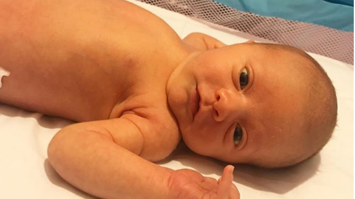 Γνωστή ελληνίδα έκανε Instagram στον μόλις 2,5 μηνών γιο της!