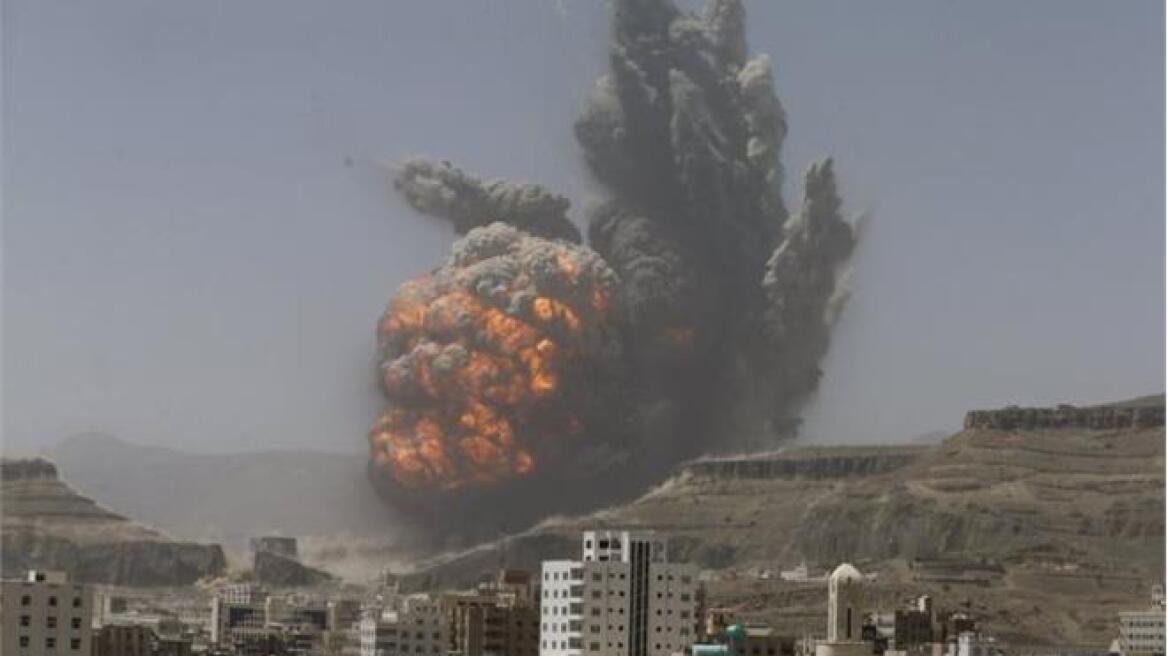 Τουλάχιστον 14 άμαχοι σκοτώθηκαν από αεροπορική επιδρομή στη Σανάα της Υεμένης