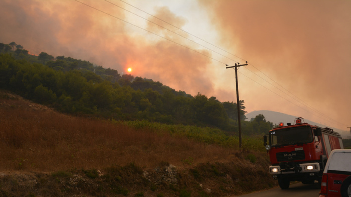 Χωρίς ενεργό μέτωπο η φωτιά στην Ζάκυνθο - Οριοθετήθηκε η φωτιά στην Ηλεία