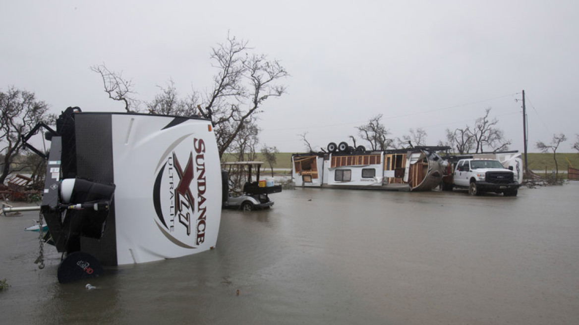 Τυφώνας «Χάρβεϊ»: 42 τρισ. λίτρα νερού έπνιξαν το Τέξας - Έρχονται περισσότερες βροχές!