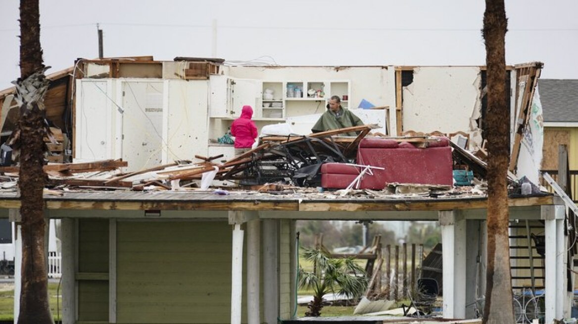 Ειδικοί προειδοποιούν: Σοβαροί οι κίνδυνοι για τη δημόσια υγεία από τις πλημμύρες στο Τέξας 