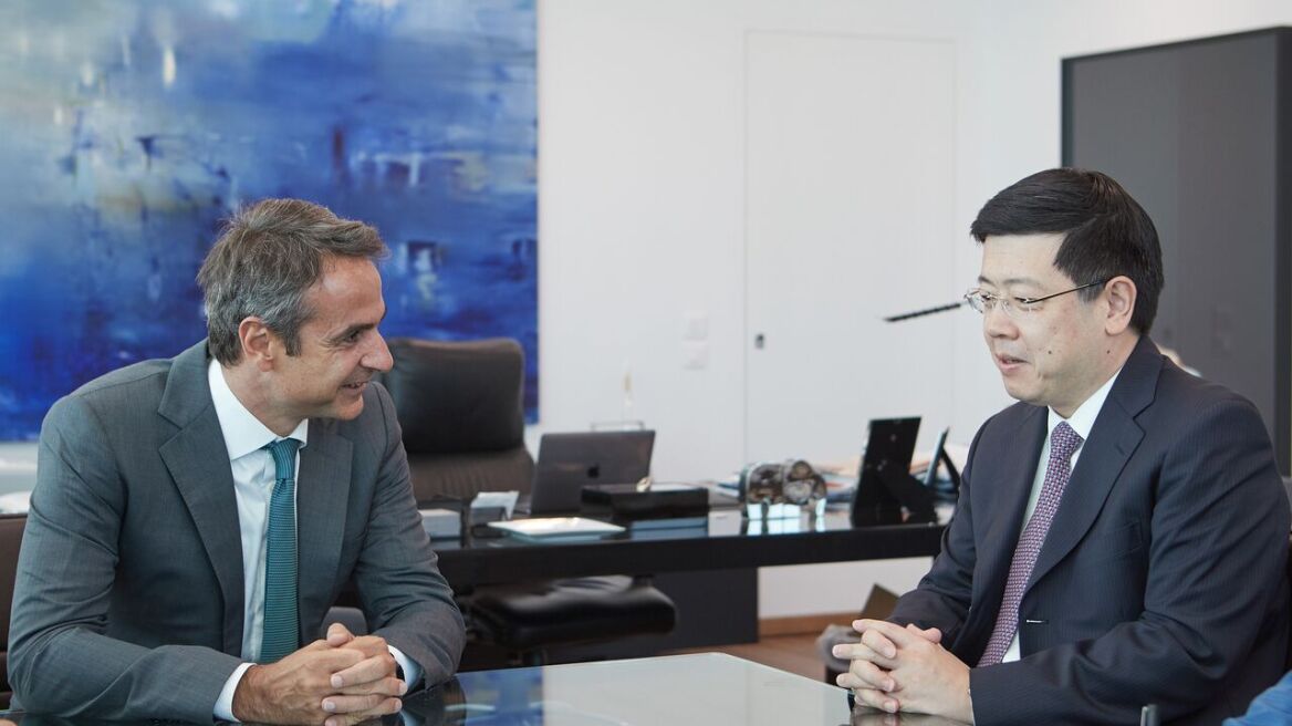 Για ανάπτυξη και επενδύσεις συζήτησε ο Κυριάκος Μητσοτάκης με τον πρέσβη της Κίνας