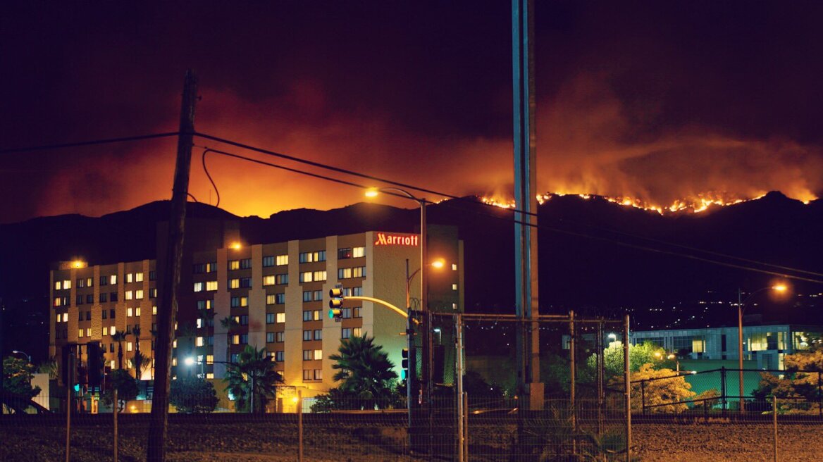 Βίντεο: Σε συναγερμό το Λος Άντζελες από τεράστια πυρκαγιά που μαίνεται ανεξέλεγκτη!