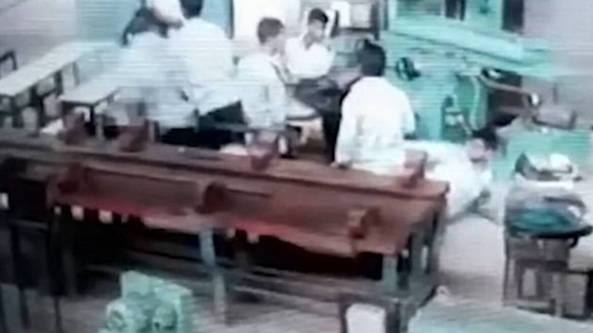 Indian teenager shoots classmate at school (warning: graphic video)