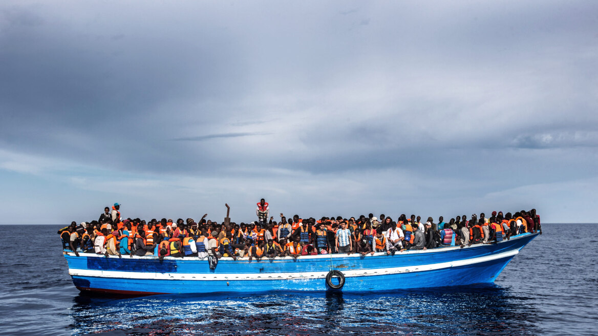 Ρουμανία: Αλιευτικό με 87 μετανάστες αναχαιτίστηκε στη Μαύρη Θάλασσα