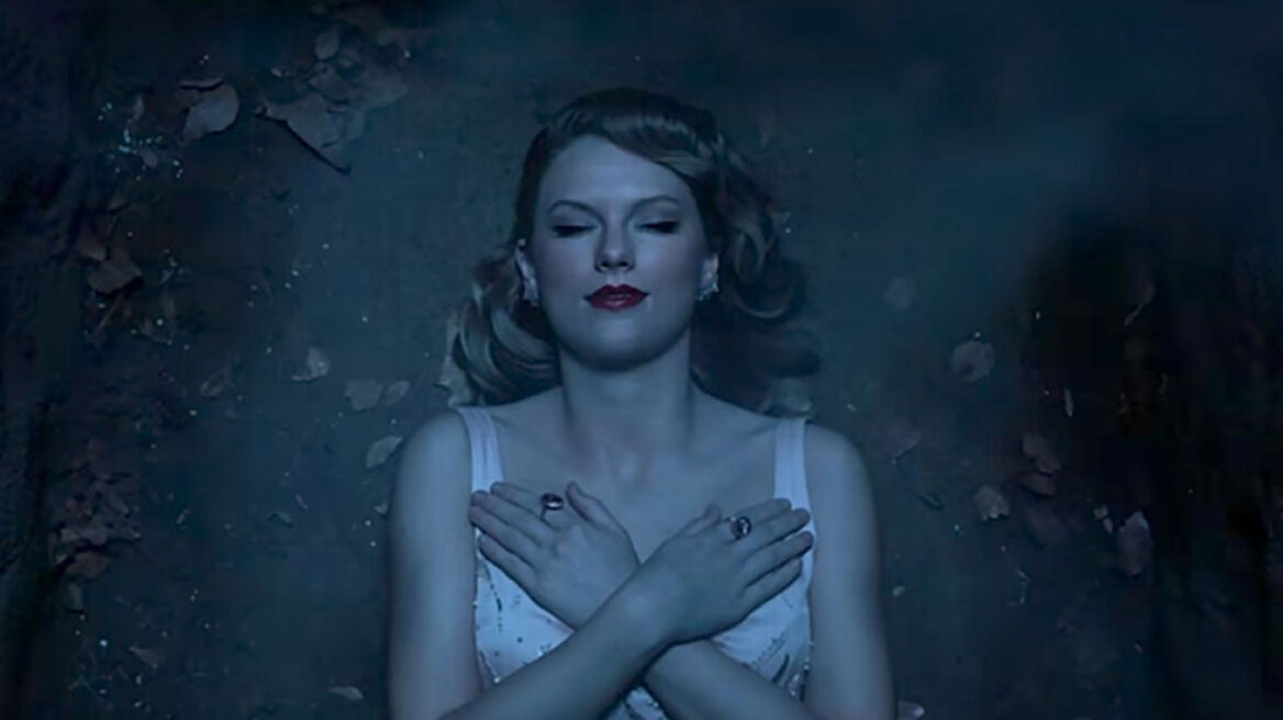 Τα 16 λουκ που φόρεσε η Taylor Swift στο “Look What You Made me Do”