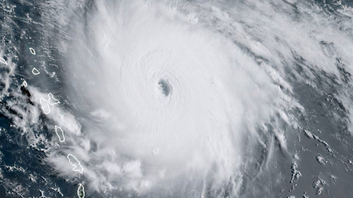 Ο τυφώνας «Ίρμα» κινείται με ανέμους 295 χλμ. προς τις ακτές των ΗΠΑ