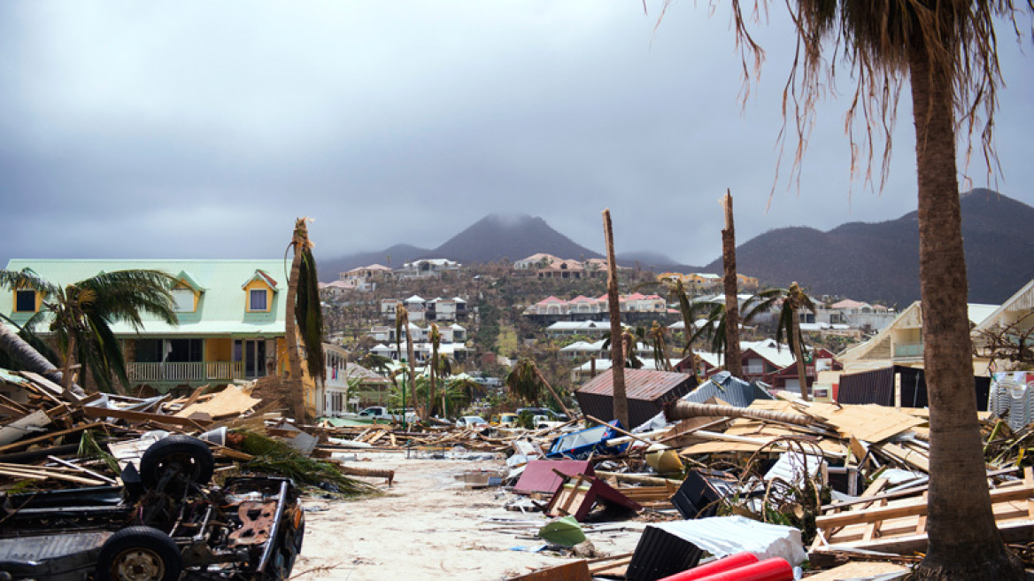 O «Ιρμα-γεδδών» συνεχίζει ακάθεκτος ενώ ακολουθούν οι τυφώνες Χοσέ και Κάτια 