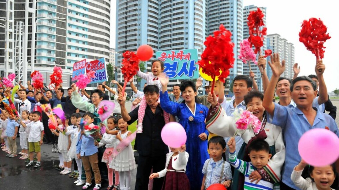 Με παρέλαση... πυρηνικών επιστημόνων γιόρτασε ο Κιμ Γιονγκ Ουν τις πρόσφατες επιτυχίες του