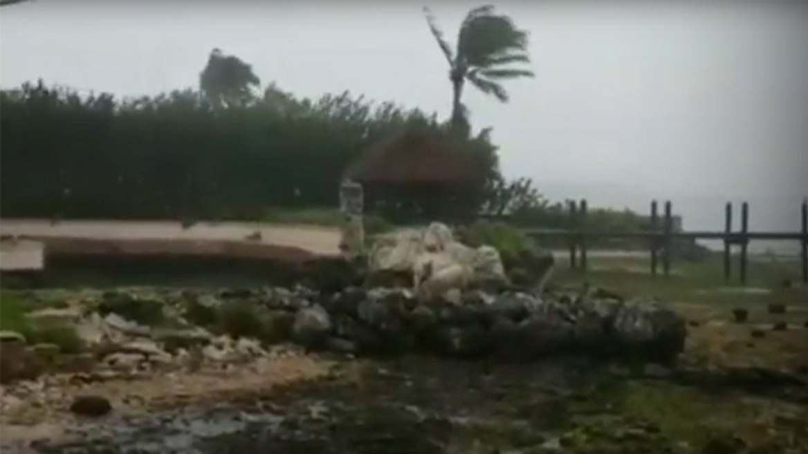 Βίντεο: Απίστευτο... ο τυφώνας «Ίρμα» ρούφηξε τη θάλασσα και στο Key Largo