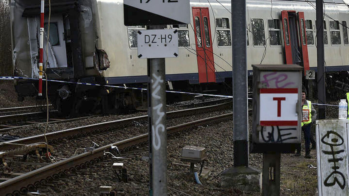Σύγκρουση τρένων στην Ελβετία - Τουλάχιστον 30 τραυματίες