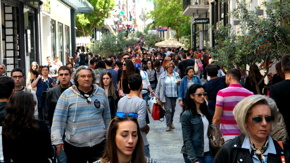 Έρευνα της Nielsen: Οκτώ στους δέκα Έλληνες περικόπτουν τα έξοδά τους