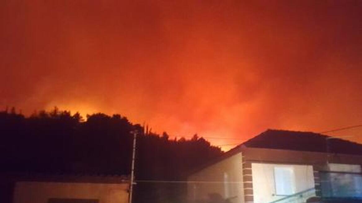 Μάχη με τις φλόγες όλο το βράδυ στην Αχαΐα - Κινδύνεψαν χωριά