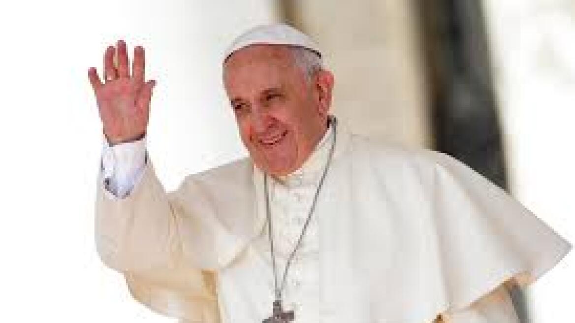 Ο Πάπας Φραγκίσκος απέτρεψε την ευθανασία γυναίκας που είχε δεχθεί επίθεση με οξύ