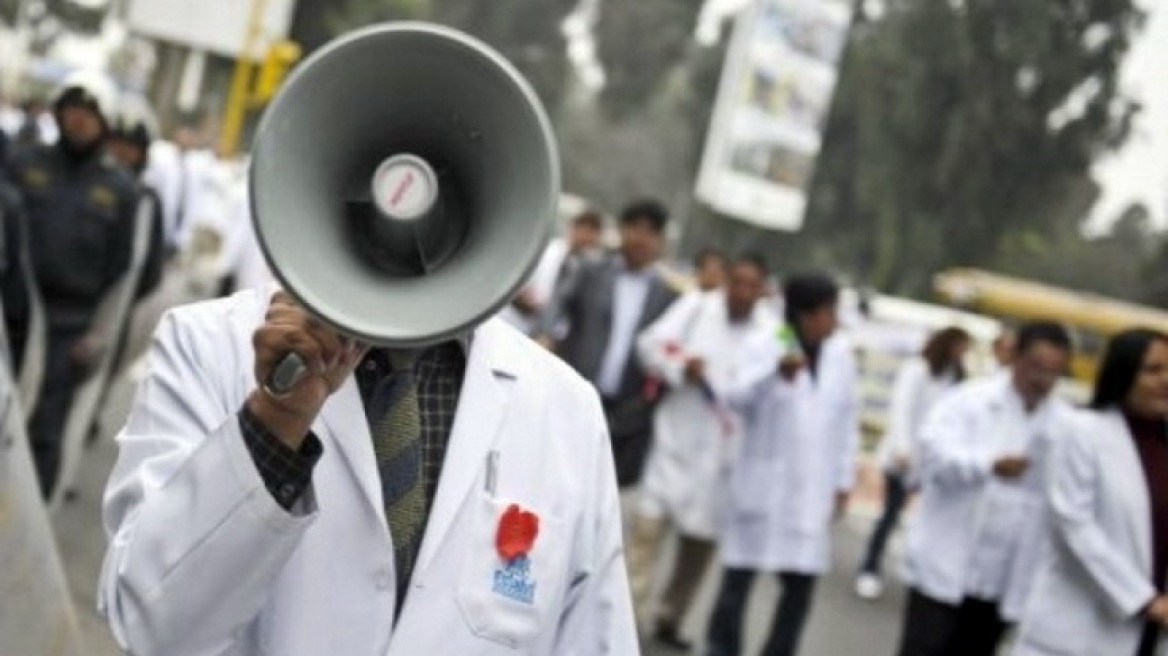 Με κινητοποιήσεις απαντούν οι νοσοκομειακοί γιατροί στις εξαγγελίες Τσίπρα από τη ΔΕΘ 